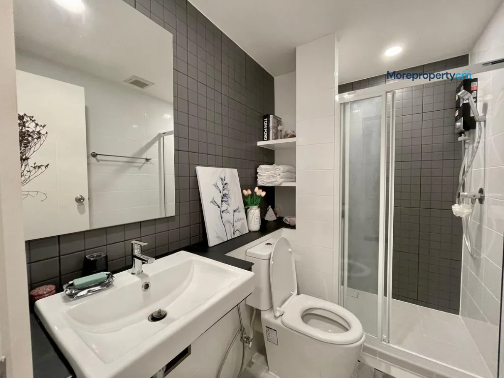 For Rent: Escent Park Ville Condo Nature-style condominium, beautiful unit with a peaceful and quiet atmosphere. - 12