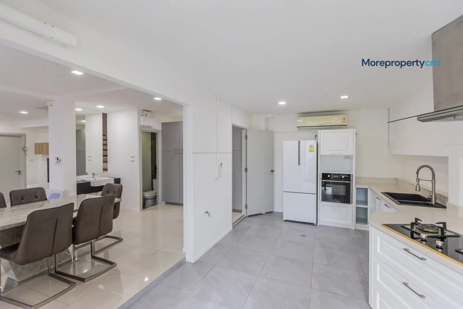 Stylish Corner-Unit Townhome - Malada Maze Hang Dong (Fully Built-in) - 9