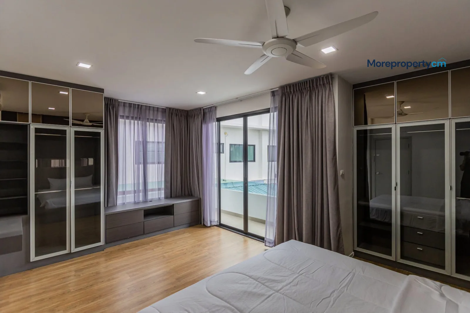 Stylish Corner-Unit Townhome - Malada Maze Hang Dong (Fully Built-in) - 12