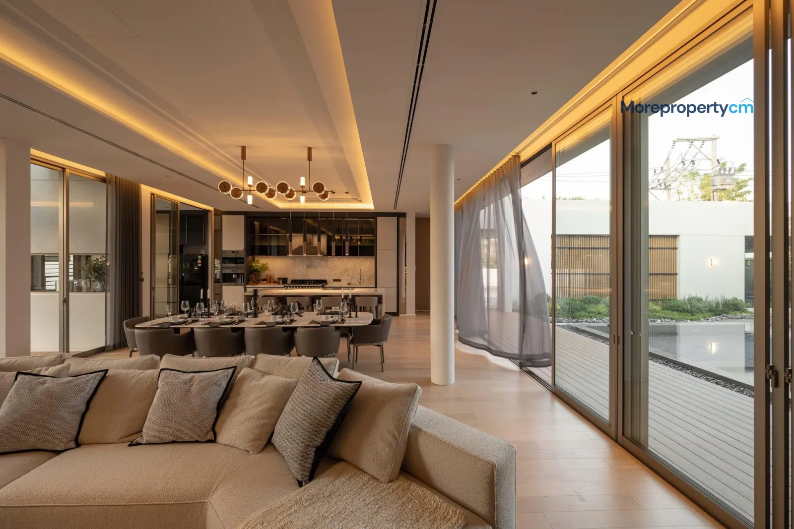 Ultra-Luxury 1,300 sq.m. Mansion for Sale - World Club Land, Hang Dong - 4
