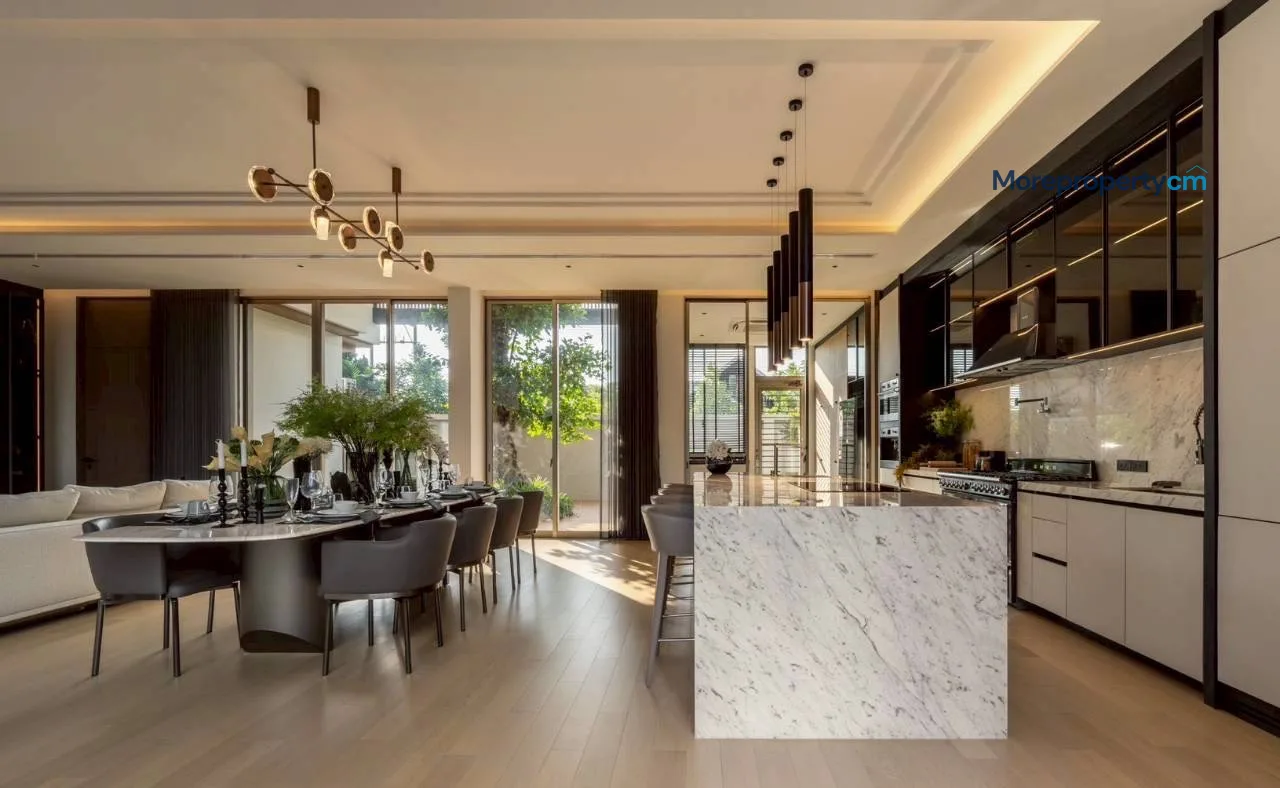 Ultra-Luxury 1,300 sq.m. Mansion for Sale - World Club Land, Hang Dong - 11