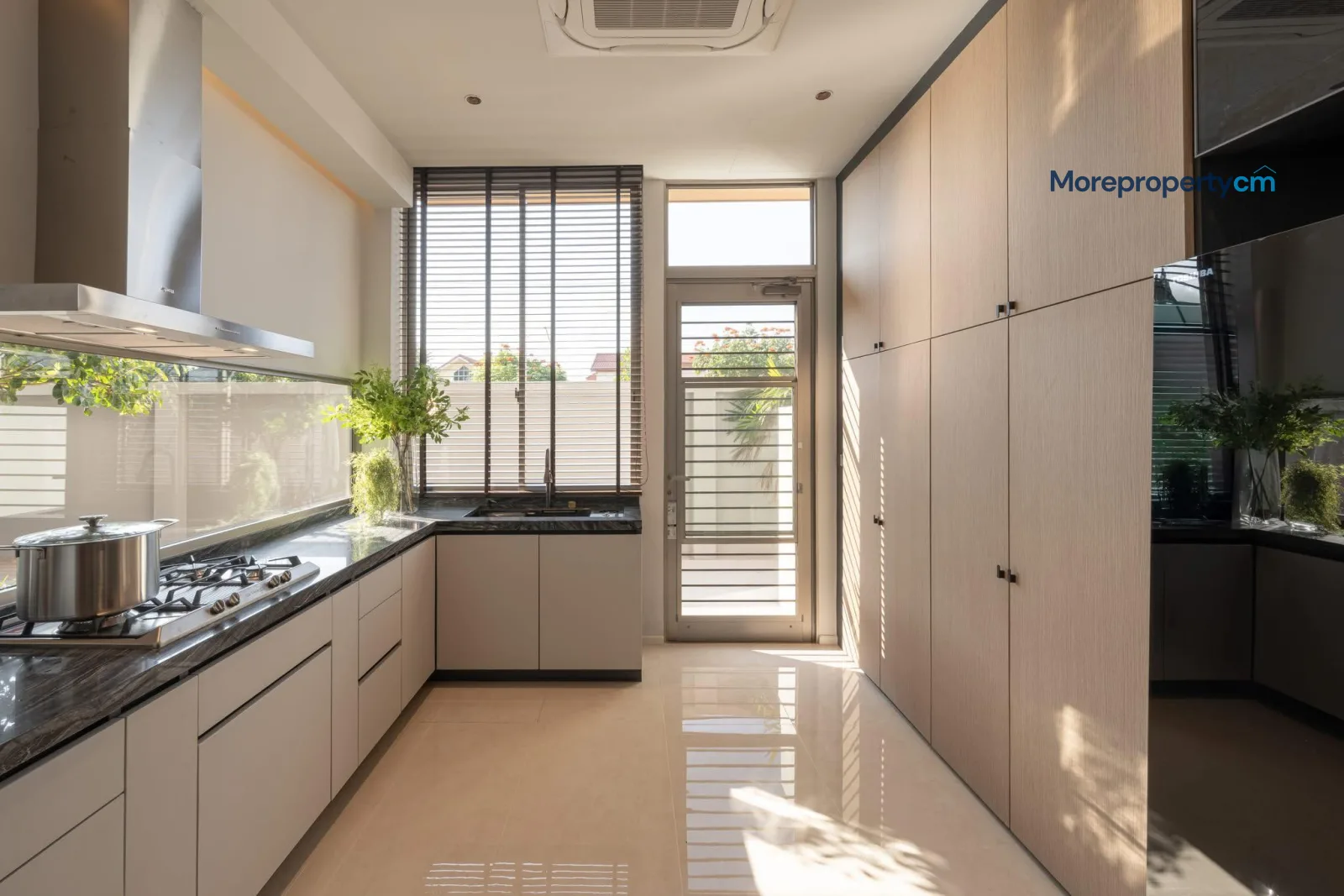 Ultra-Luxury 1,300 sq.m. Mansion for Sale - World Club Land, Hang Dong - 32