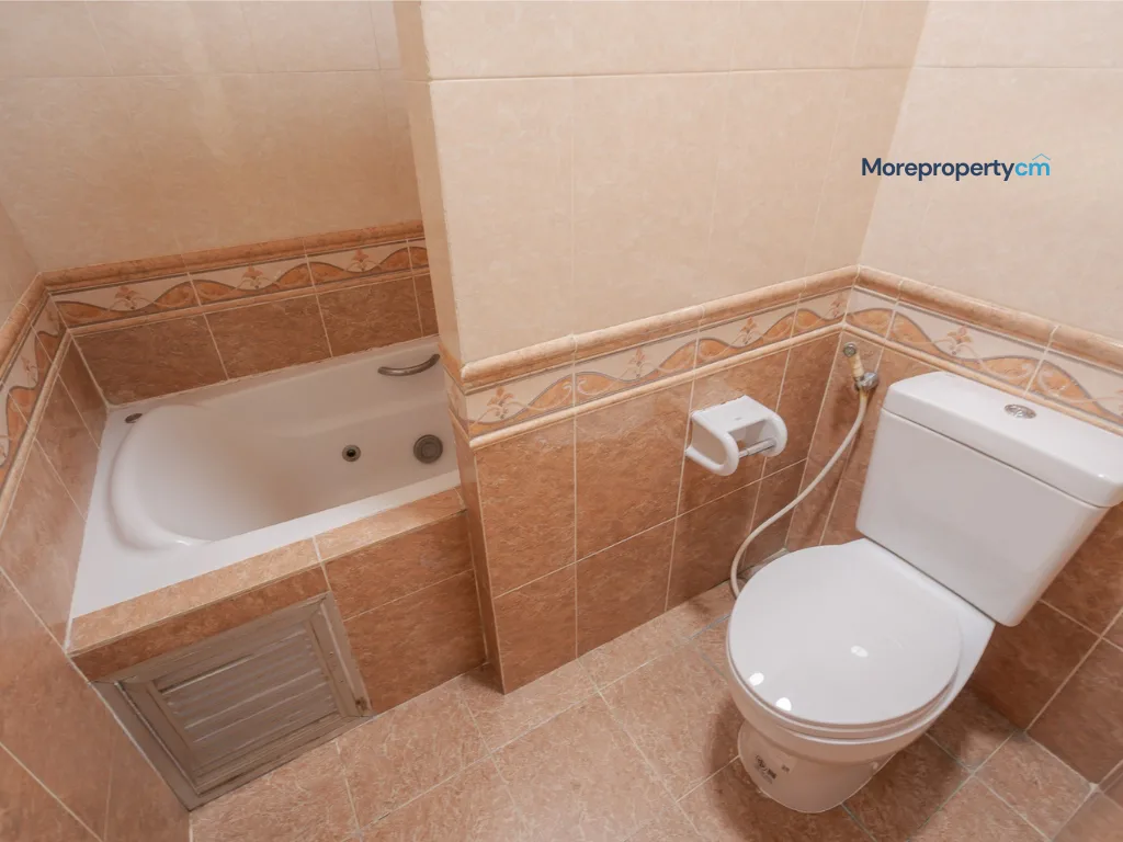 Spacious Pool Villa for Sale - Tropical Regent 1, San Sai - 11