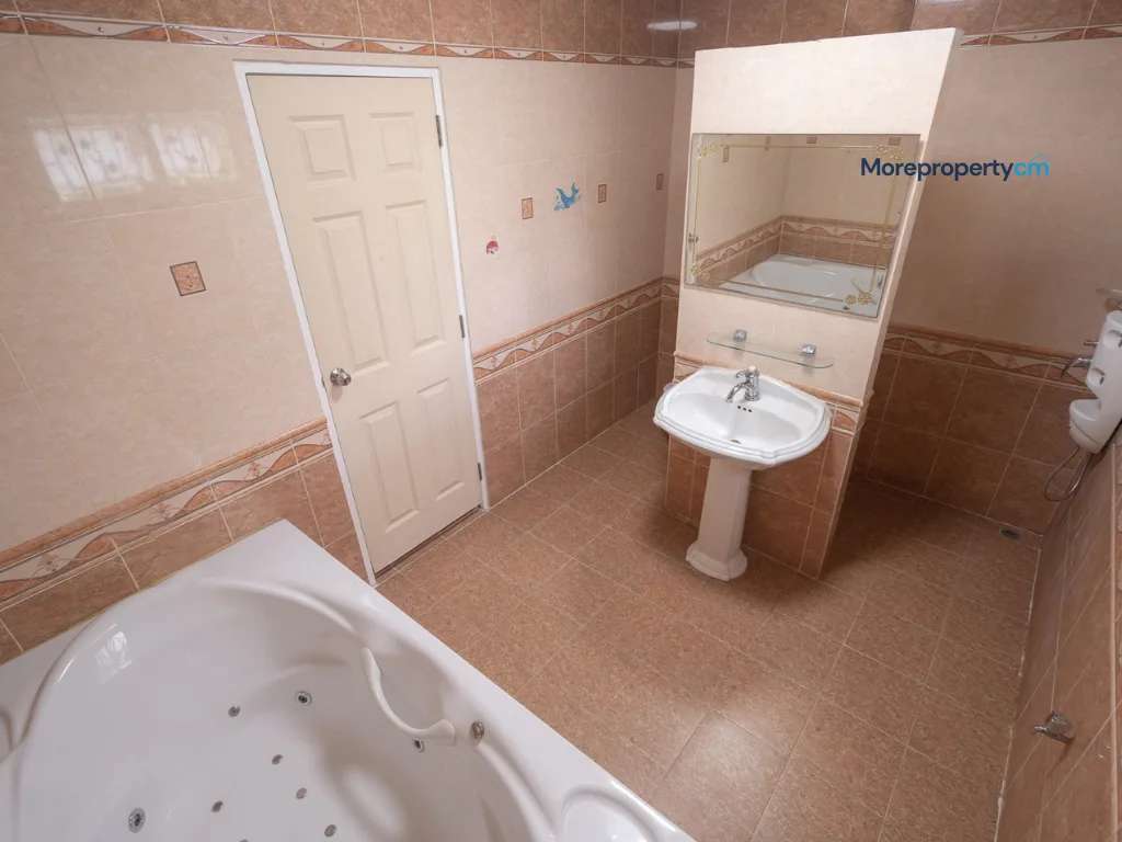 Spacious Pool Villa for Sale - Tropical Regent 1, San Sai - 12