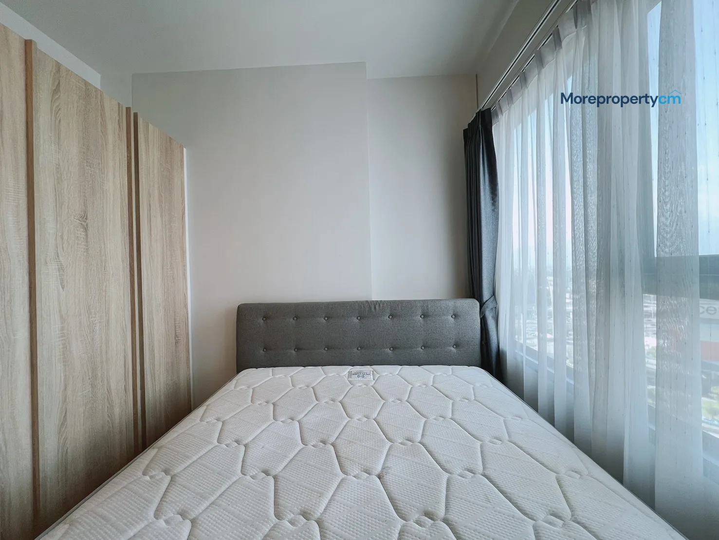 Escent Condo for Sale – High-Rise Unit with Mountain View
