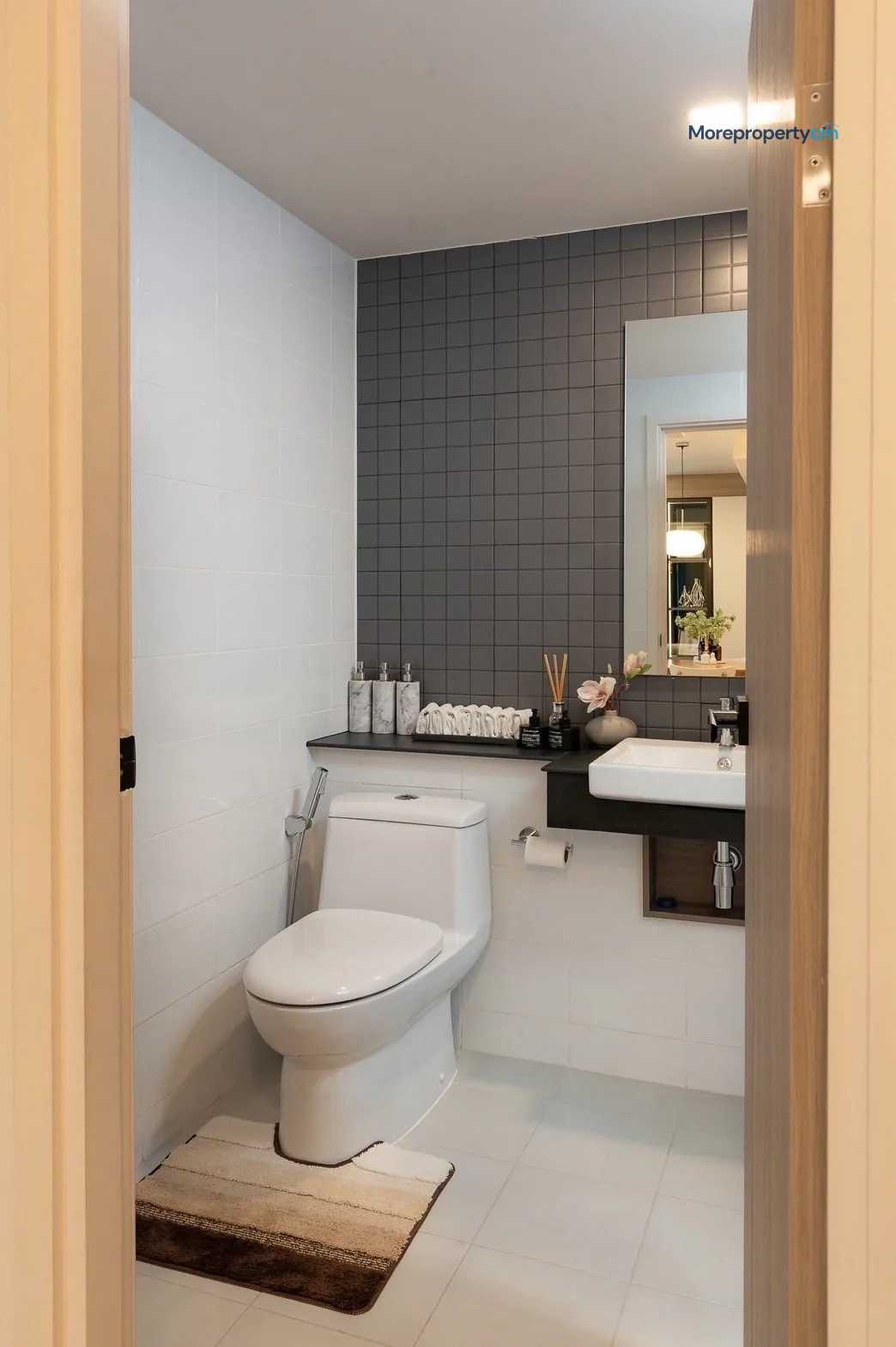 Escent Park Ville Condo for Sale – Spacious Corner Unit with Great View - 9