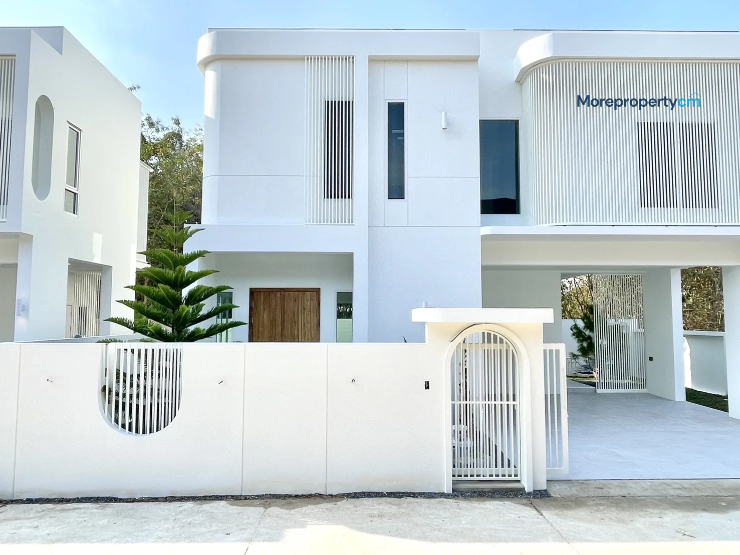 ขายบ้านเดี่ยว 2 ชั้น สร้างใหม่ สไตล์โมเดิร์น ทำเลดีไม่ไกลจากเมือง