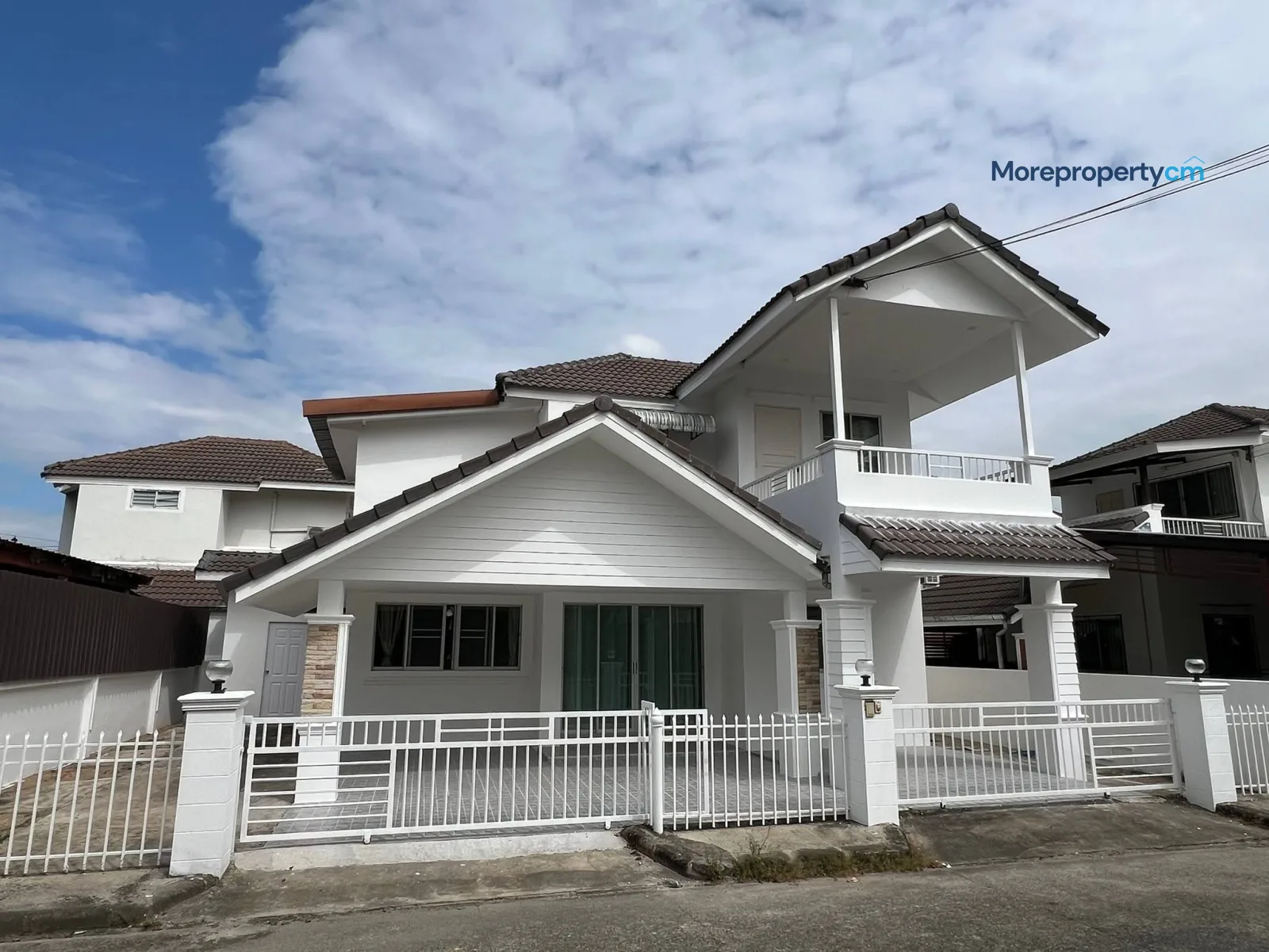 ให้เช่า บ้านรุ่งธนา 4 ท่ารั่ว บ้านสวย เลี้ยงสัตว์ได้ พร้อมเข้าอยู่