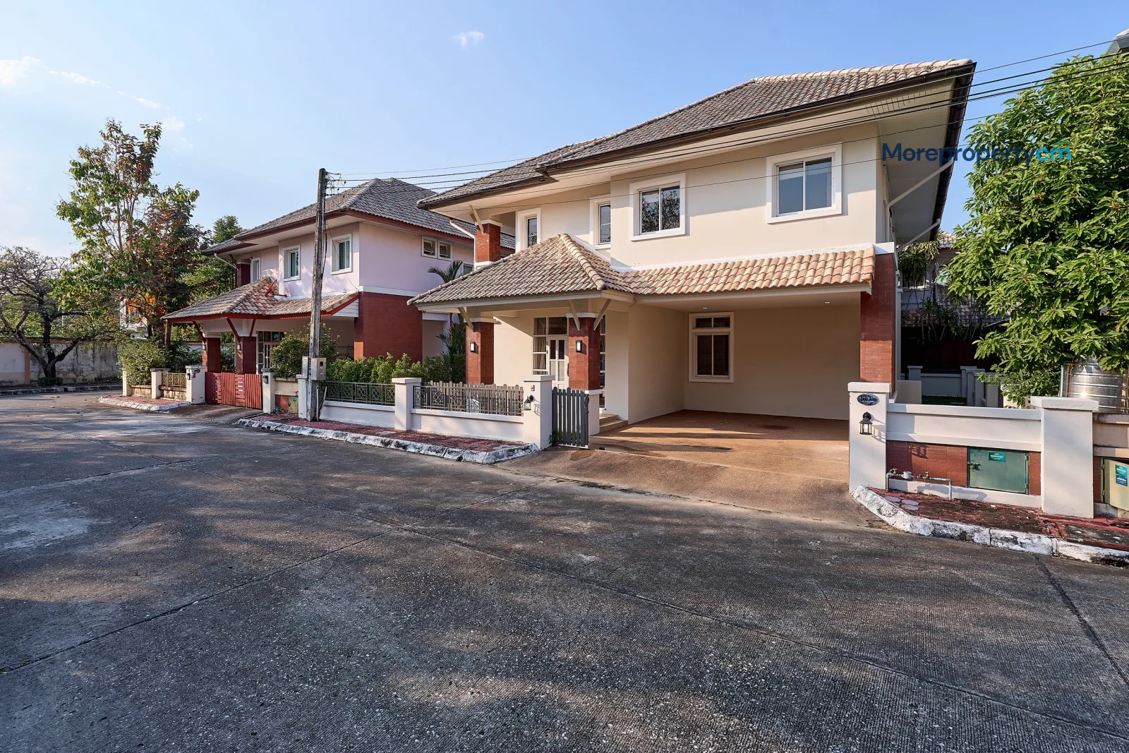 Tropical Style 2-Storey House for Sale at Koolpunt Ville 10, Saraphi